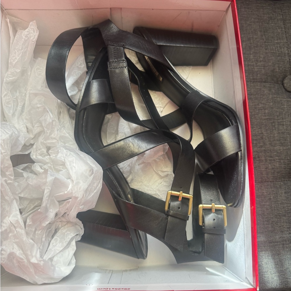 Guess Black Heeled Sandals with Geometric Straps - Picture 4 of 5